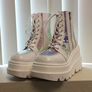 PRE LOVED - Cape Robbin Liquid Love Platforms Boots- WHT/9 SH201